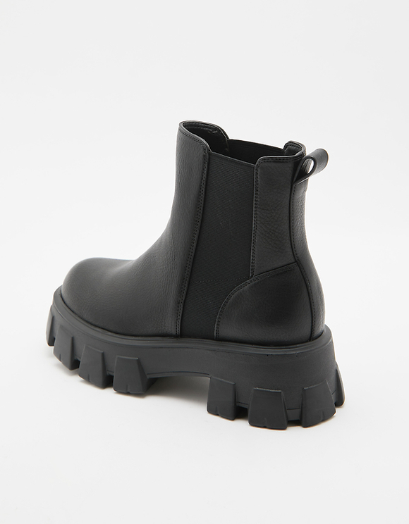 black chunky sole boots