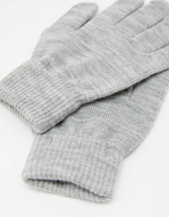 grey knit gloves