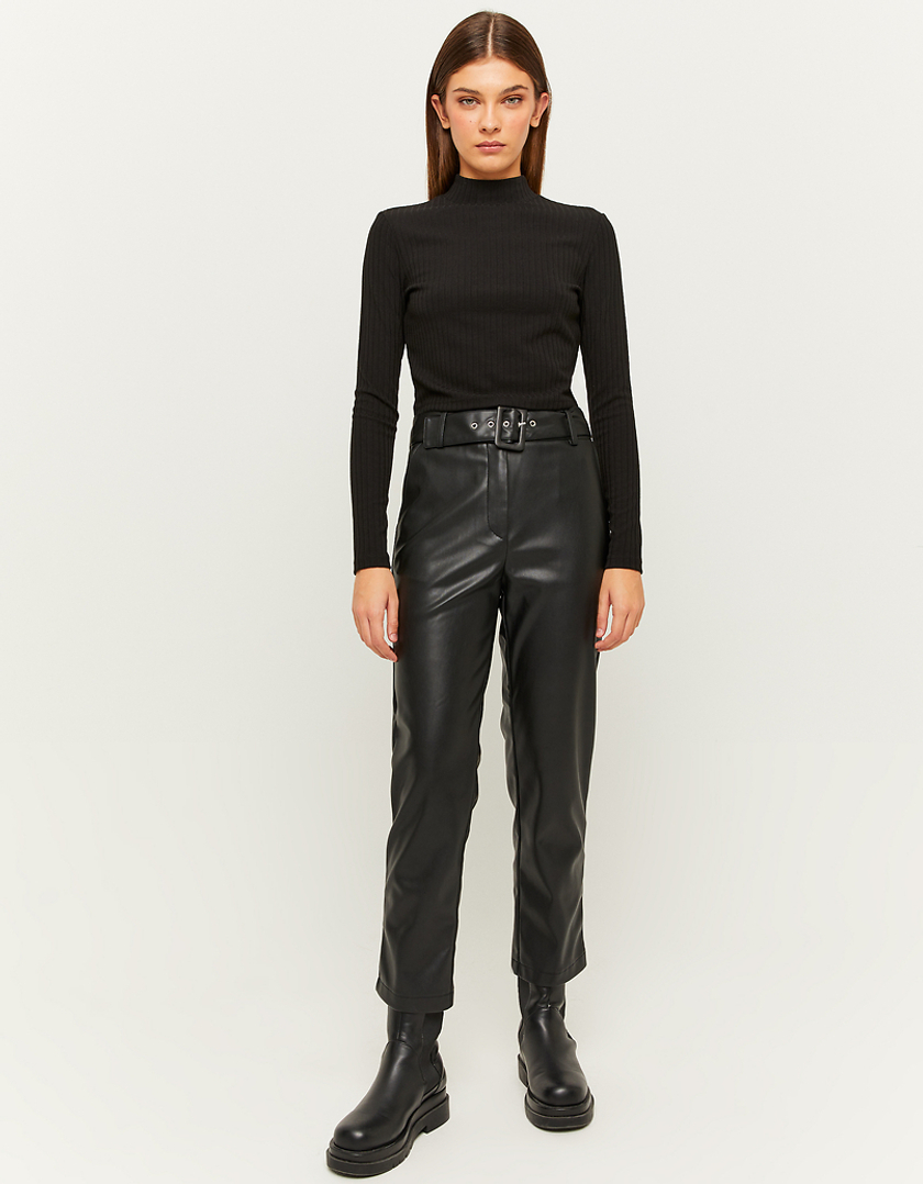 Mercari: Your Marketplace | Mercari | Faux leather leggings outfit, Zara  leather pants, Leather leggings winter